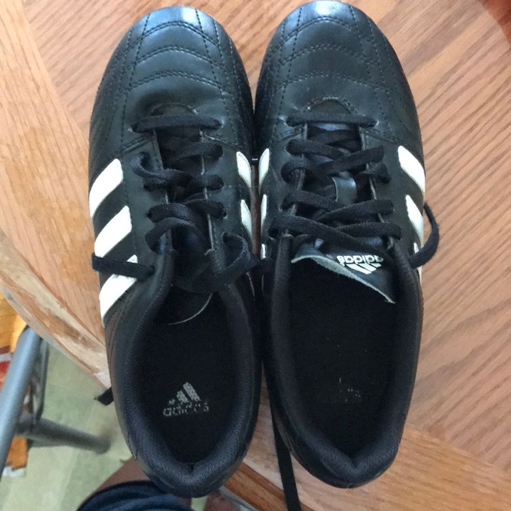 Soccer cleats